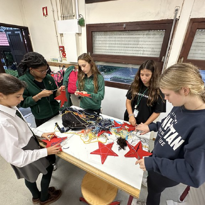 CAS Students Create a Christmas Party Set-Up